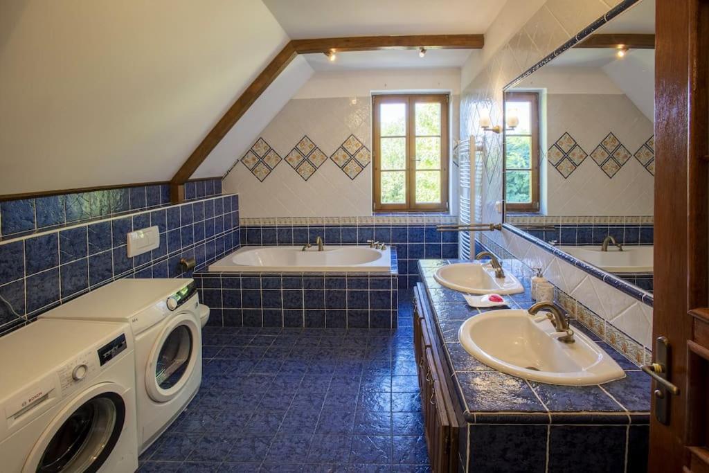 7 Bedroom Secluded Villa Close To Prague Ricany  Exterior photo